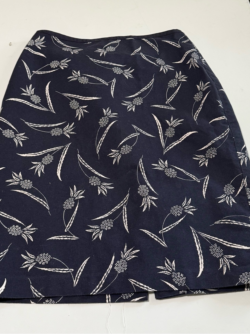 Ann Taylor Navy & White pineapple pencil Skirt sz 12